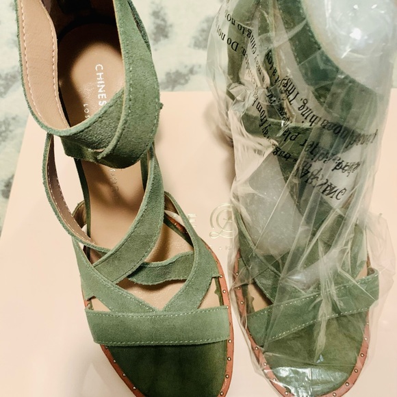 Chinese laundry “shawnee” perfect neutral green block heel. Sz 6. NWT - Picture 3 of 3